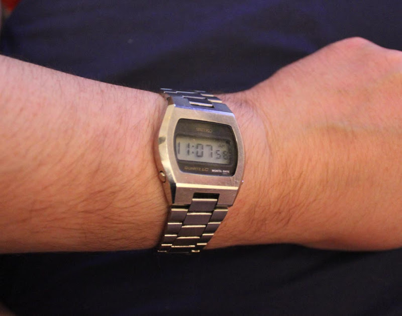 0439-4009 seiko LCD watch